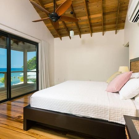 Vivaro Roatan Beachfront West End Exterior photo