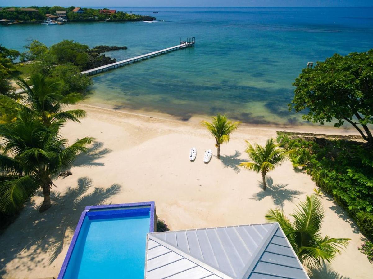 Vivaro Roatan Beachfront West End Exterior photo